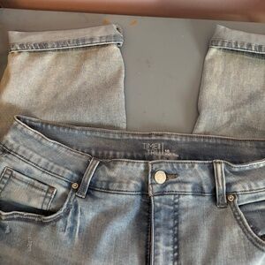 Women’s high rise faded blue jeans